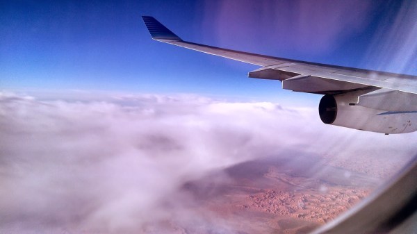 Otra del desierto y el ala del avión – sacadas con el cel