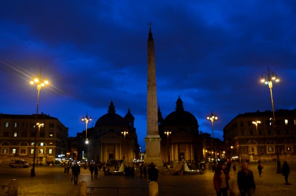 Piazza di Popolo de noche – nuestra primer noche en Roma
