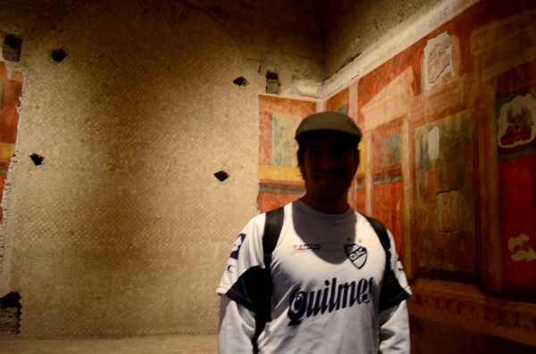 Seba en la Casa de Augusto, que fue un aristocrata en el Imperio Romano. Las pinturas de atrás tienen más de 500 años -. . . - ¿Vuelve Caruso?