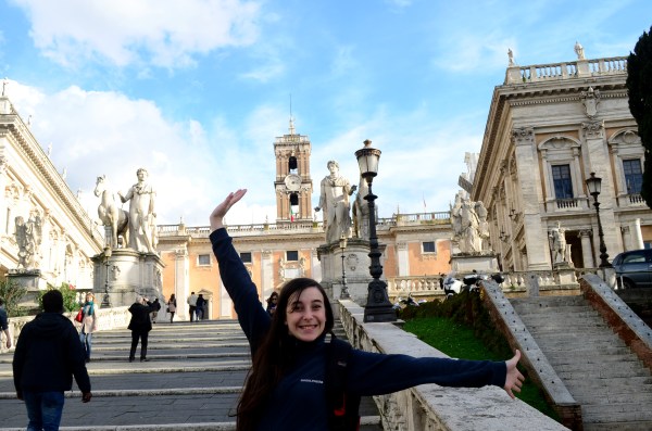 Flor, super feliz, entrando al Campidoglio