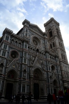 Santa María del Fiore, muy llamativa de afuera