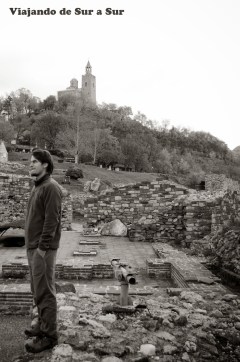 Contemplando (sin boina) – Casco histórico de Tarnovo