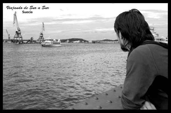 Seba contemplando el puerto