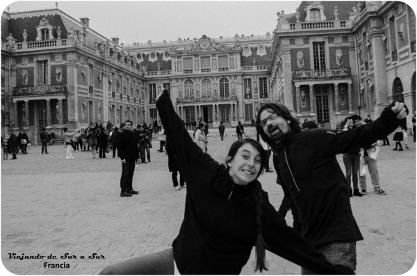 Versalles y la felicidad. El de barba, claro, es Axeloide