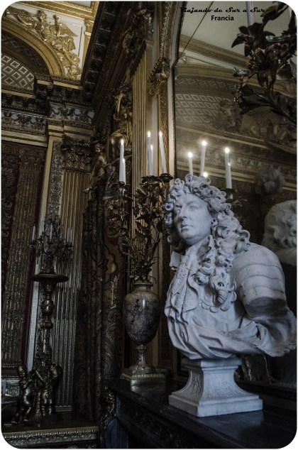 Louis XIV, el Rey Sol, esculpido en Versalles